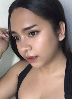 Yascy - Transsexual escort in Manila Photo 3 of 7