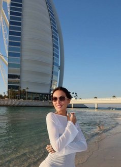 Yasenia - puta in Dubai Photo 14 of 18