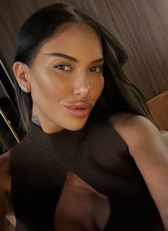 Yasenia - puta in Dubai Photo 17 of 18