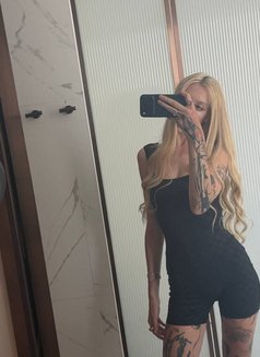 Yasenia full service - escort in Dubai Photo 6 of 12