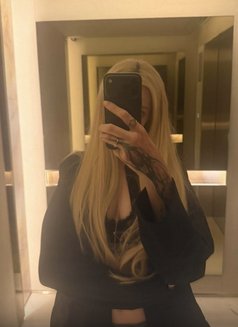 Yasenia full service - escort in Dubai Photo 8 of 12