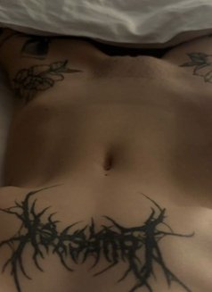 Yasenia full service - escort in Dubai Photo 10 of 12