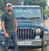 Yash JAAT - Acompañantes masculino in New Delhi