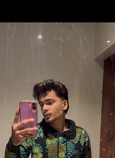 Yash - Male escort in Mumbai Photo 1 of 4