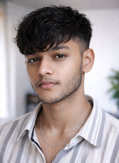 Yash - Acompañantes masculino in Mumbai Photo 2 of 3