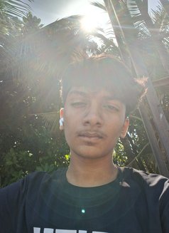 Yash - Acompañantes masculino in Mumbai Photo 1 of 2