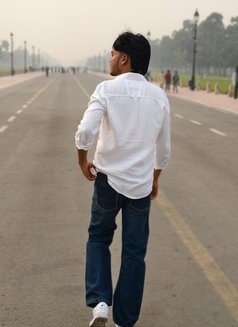 Yash - Male escort in New Delhi Photo 1 of 1