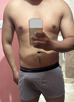 Yash - Male escort in New Delhi Photo 3 of 3