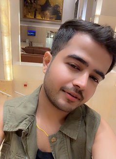 Yash - Male escort in New Delhi Photo 1 of 5