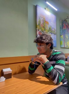 Yash - Male escort in Pune Photo 4 of 5