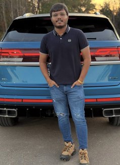 Yash Patel - Male escort in Mumbai Photo 7 of 8