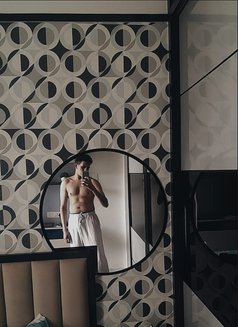 Yash Raj - Male escort in Mumbai Photo 2 of 4