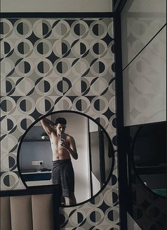 Yash Raj - Male escort in Mumbai Photo 3 of 4