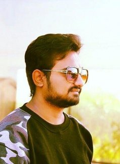 Yash Sharma - Intérprete masculino de adultos in Navi Mumbai Photo 7 of 7