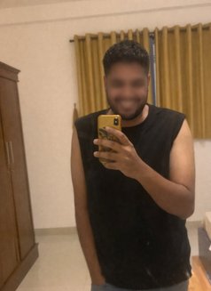 Kevin - Male escort in Colombo Photo 2 of 3