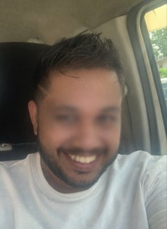 Kevin - Male escort in Colombo Photo 3 of 3