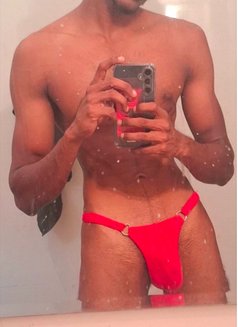 Yashi S - Male escort in Colombo Photo 1 of 4