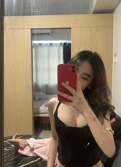 Yashi Vy - escort in Makati City Photo 1 of 8