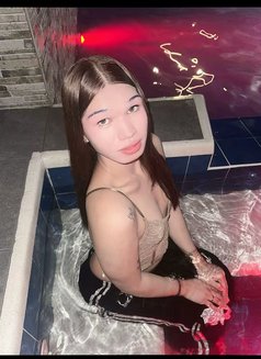 Yashie Fox - Transsexual escort in Manila Photo 2 of 5