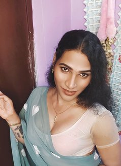 Yashika - Transsexual escort in Chennai Photo 2 of 4