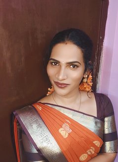 Yashika - Transsexual escort in Chennai Photo 3 of 4