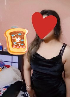 Yashmin - escort in Mumbai Photo 1 of 4