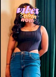 Yashodara Hiruni - escort in Colombo Photo 5 of 6