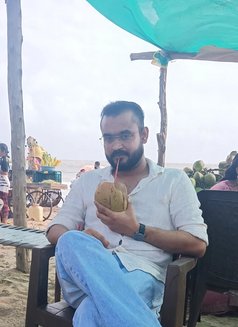 Yashu - Male escort in New Delhi Photo 4 of 7