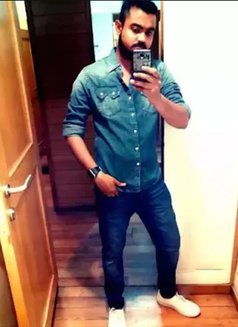 Yashu - Male escort in New Delhi Photo 6 of 7