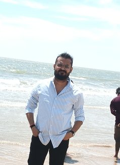 Yashu - Male escort in New Delhi Photo 7 of 7