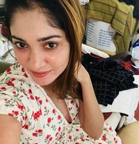 Yashu M - escort in Colombo