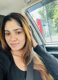 Yashu M - escort in Colombo Photo 4 of 5