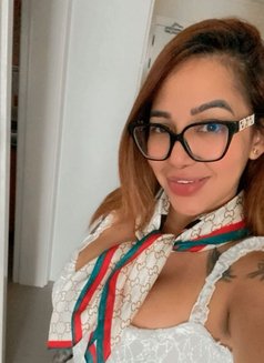 Yasira - puta in Dubai Photo 2 of 7
