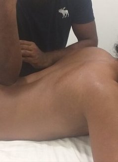 Yasiru, Professional Massage Theropist - Acompañantes masculino in Colombo Photo 4 of 13