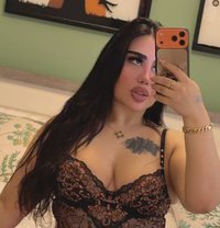 Yasmeen - escort in Muscat Photo 4 of 5
