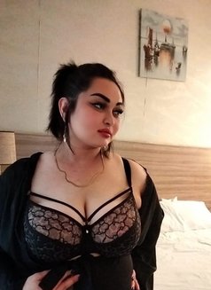 Yasmen - escort in Muscat Photo 4 of 6