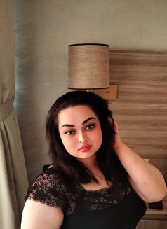 Yasmen - escort in Muscat Photo 5 of 6