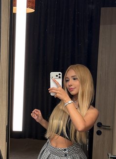 Yasmin - puta in Dubai Photo 1 of 21