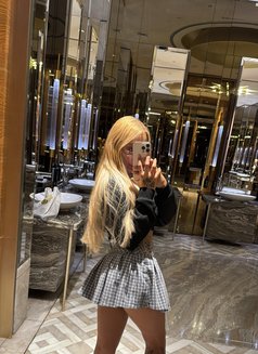 Yasmin - puta in Dubai Photo 10 of 21