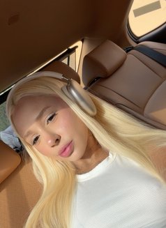 Yasmin - puta in Dubai Photo 18 of 21