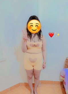 Yasmin - escort in Cairo Photo 2 of 3