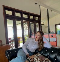 Yasmin - puta in Bali