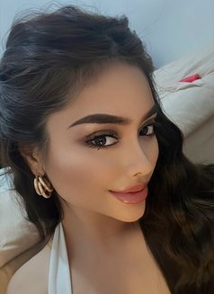 Yasmin - puta in Bali Photo 6 of 21