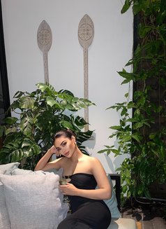 Yasmin - puta in Bali Photo 8 of 21