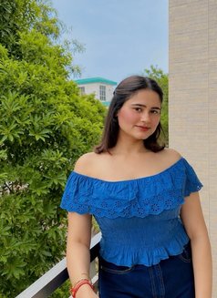 Yasmin - escort in Noida Photo 1 of 3