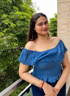 Yasmin - escort in Noida Photo 2 of 3