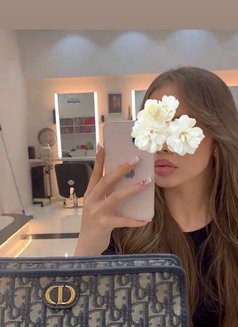 Yasmin - escort in Riyadh Photo 2 of 5