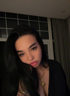 Yasmin 🇷🇺 I can speak Arabic - puta in Riyadh Photo 4 of 12