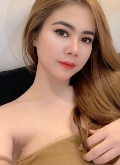 Yasmin - escort in Surabaya Photo 6 of 6