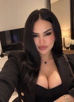 Yasmin - escort in Dubai Photo 1 of 6